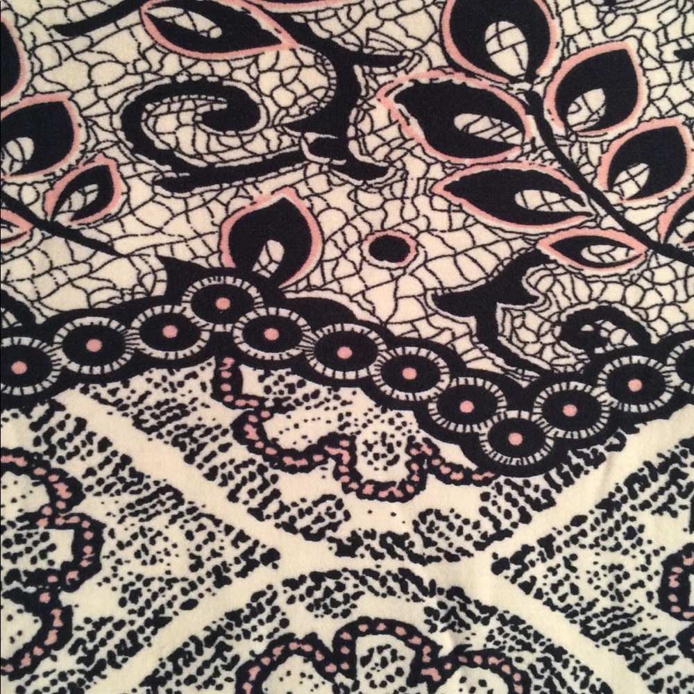 Small NEW Girls Paisley Lace Leggings Kids Soft Yoga Pants - Picture 6 of 7